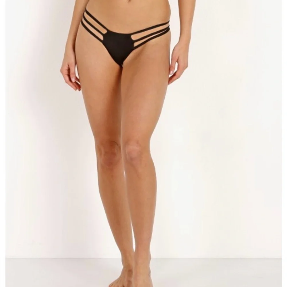 Frankie’s Bikini Sienna Bottoms thong-cheeky new with tags small
